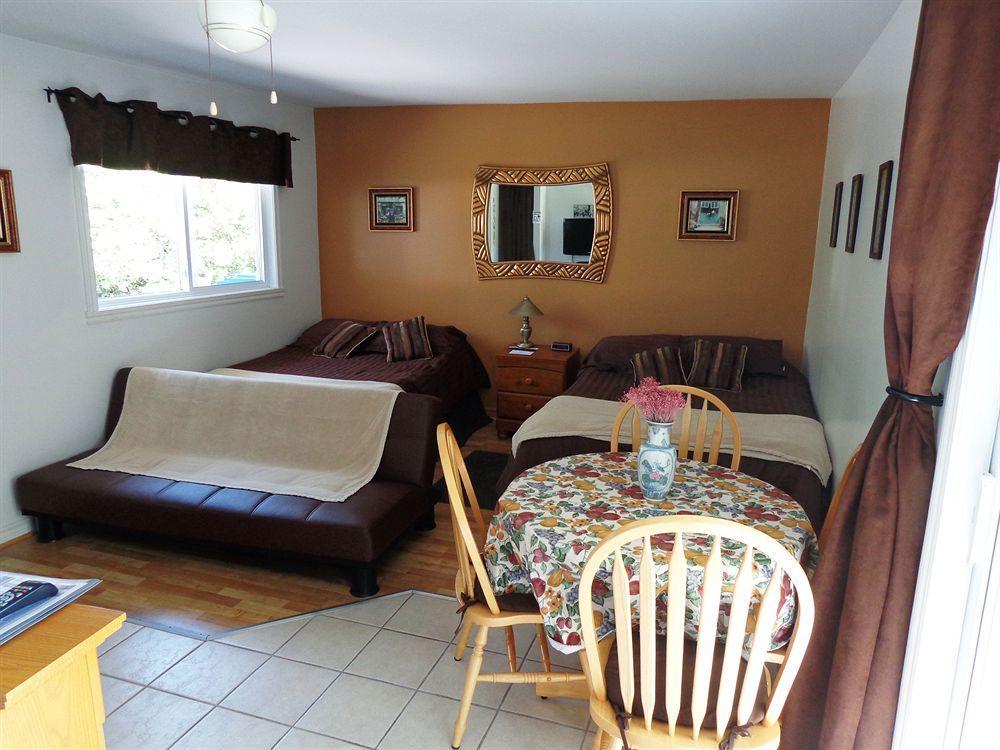 Motel des Deux Lacs Waterloo Extérieur photo