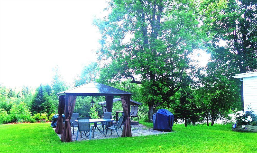Motel des Deux Lacs Waterloo Extérieur photo