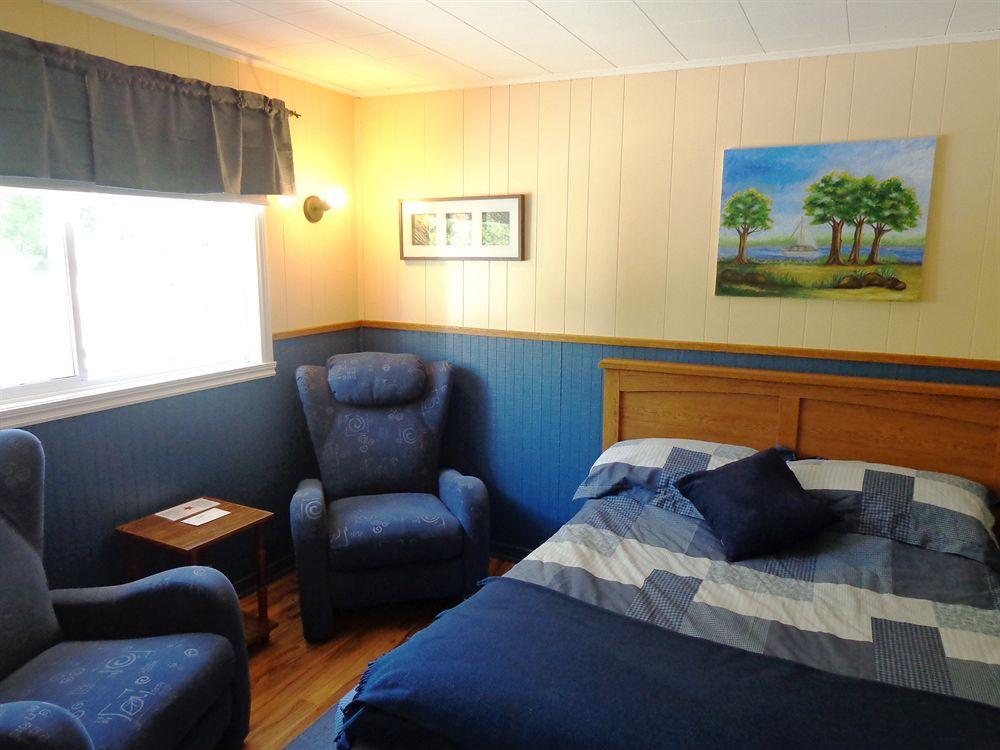 Motel des Deux Lacs Waterloo Extérieur photo
