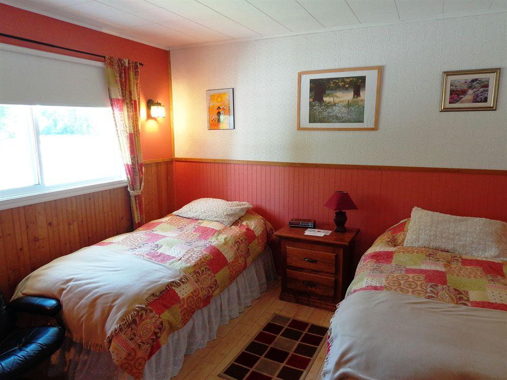 Motel des Deux Lacs Waterloo Extérieur photo