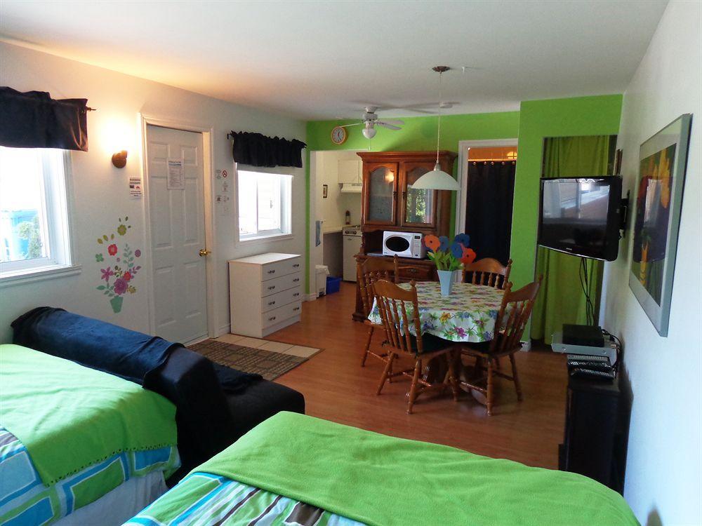 Motel des Deux Lacs Waterloo Extérieur photo