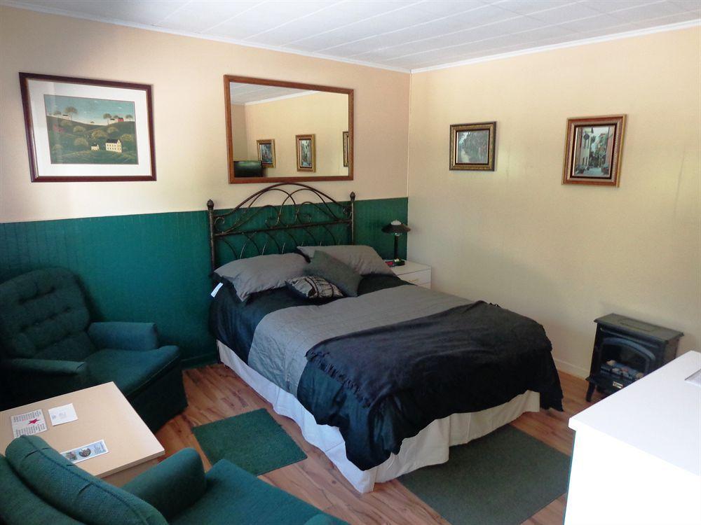 Motel des Deux Lacs Waterloo Extérieur photo