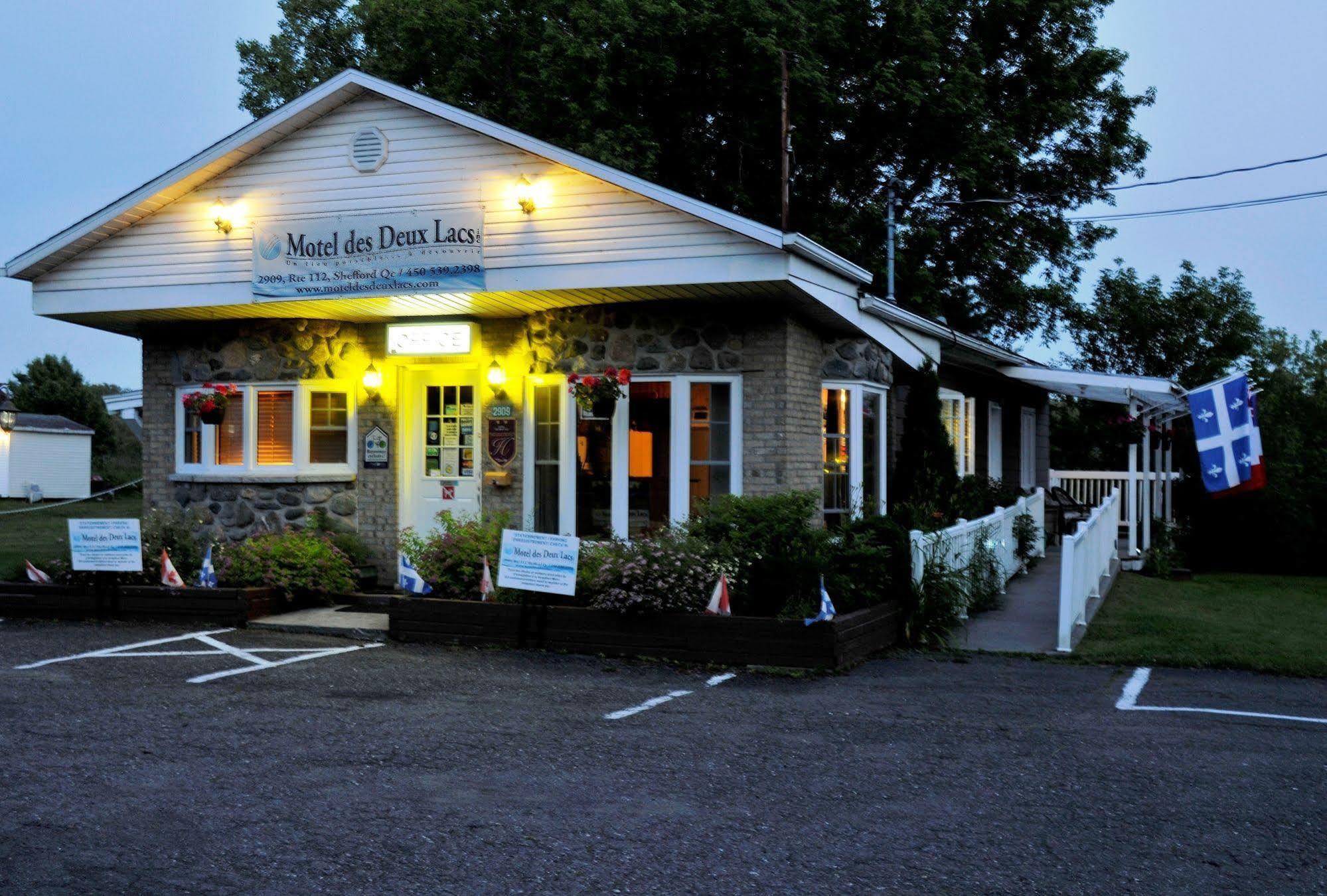 Motel des Deux Lacs Waterloo Extérieur photo