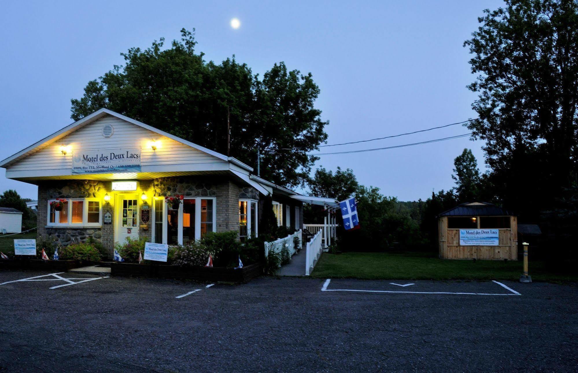 Motel des Deux Lacs Waterloo Extérieur photo