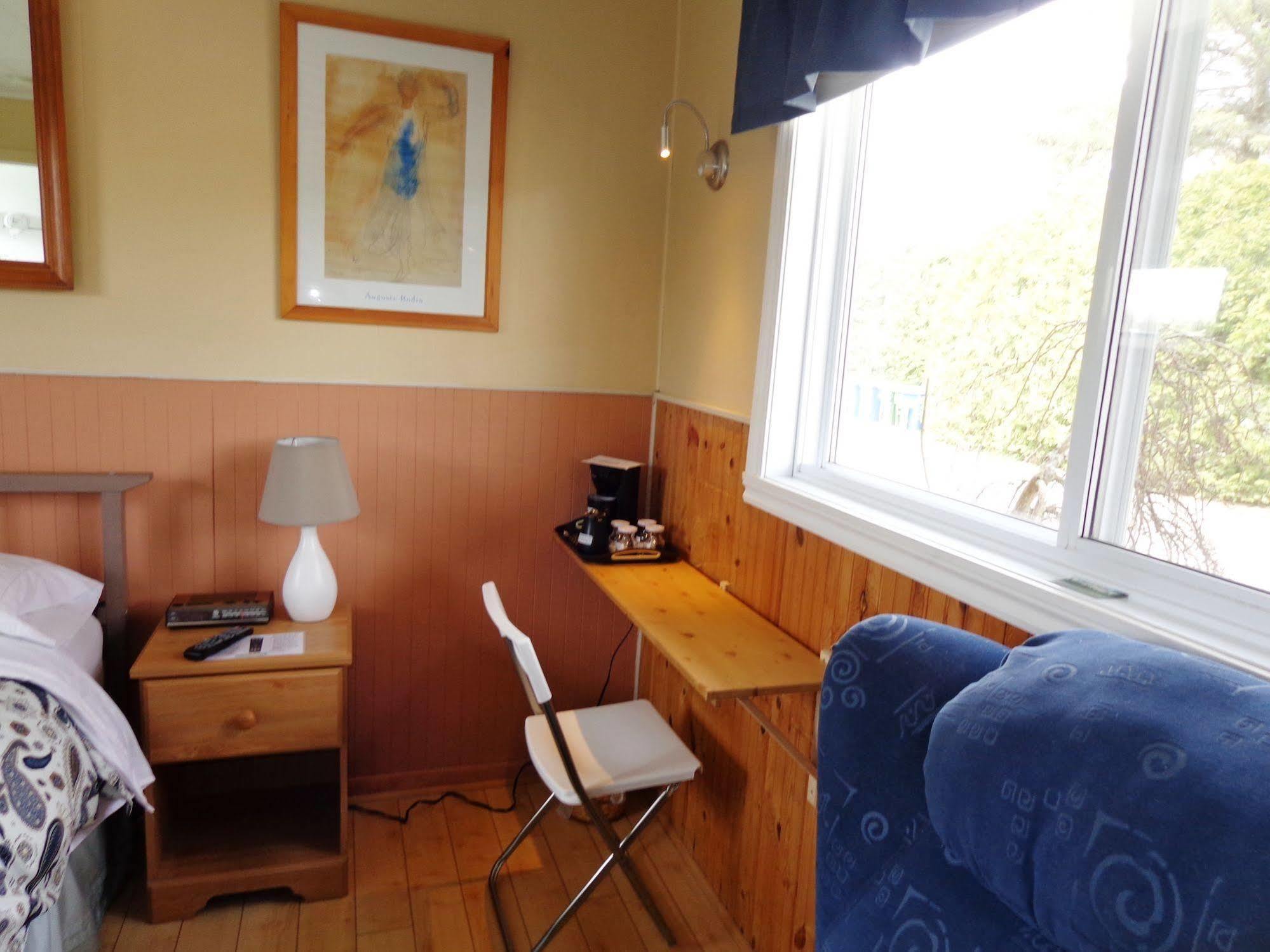 Motel des Deux Lacs Waterloo Extérieur photo
