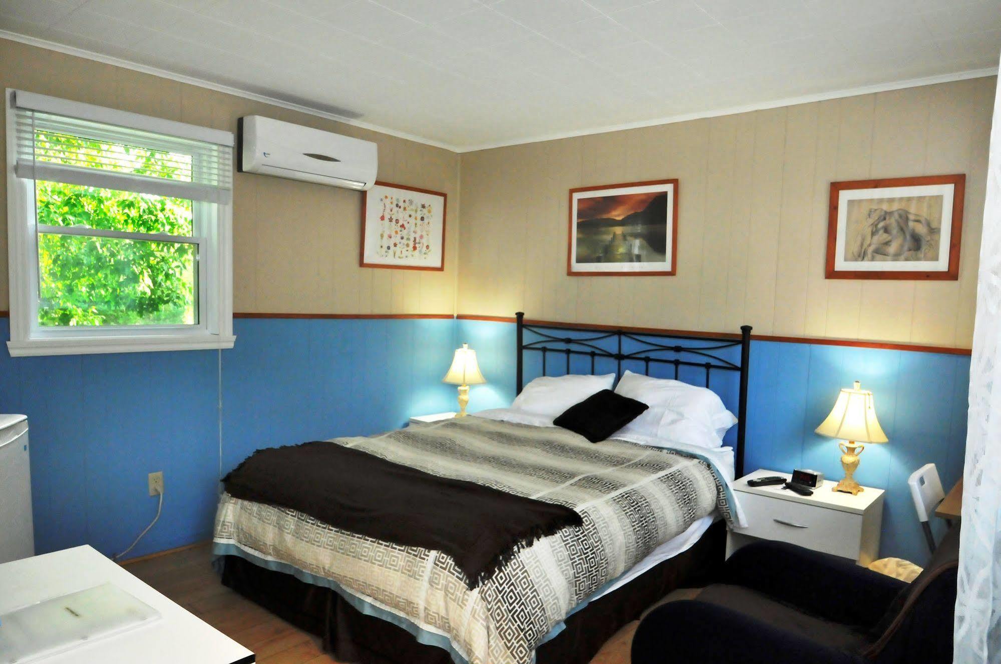 Motel des Deux Lacs Waterloo Extérieur photo