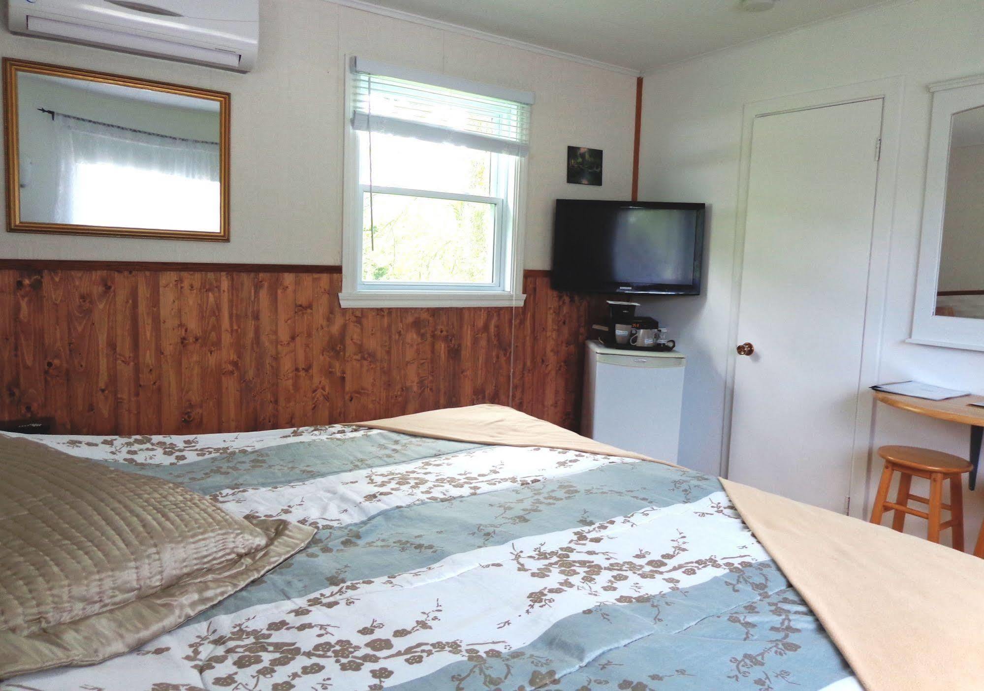 Motel des Deux Lacs Waterloo Extérieur photo